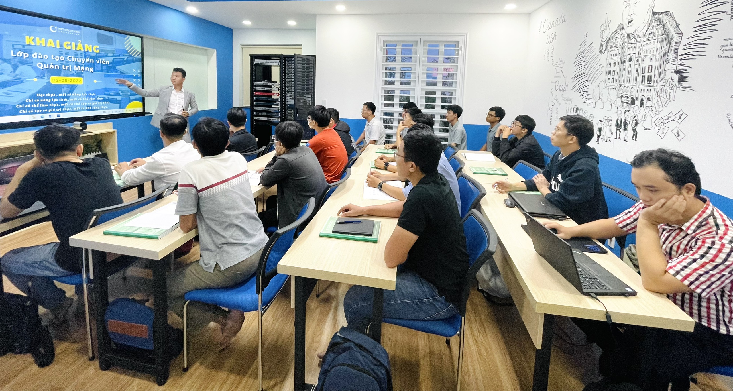KHAI GIẢNG KHÓA ĐÀO TẠO CHUYÊN VIÊN QUẢN TRỊ MẠNG 2022